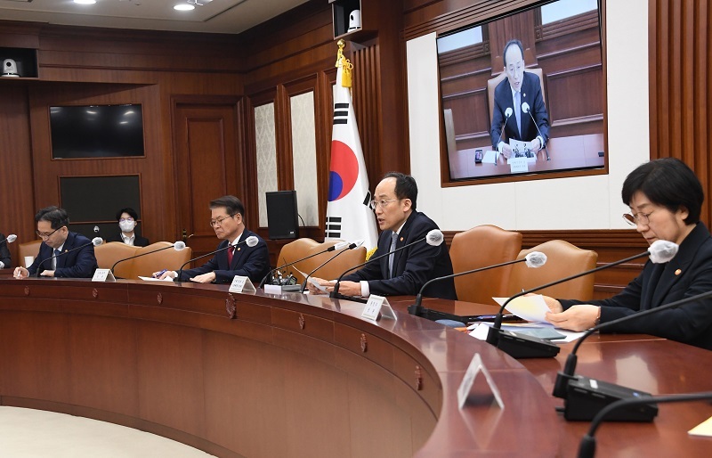 추 부총리 “물가 둔화흐름 뚜렷…식품업계 인상요인 흡수해달라”